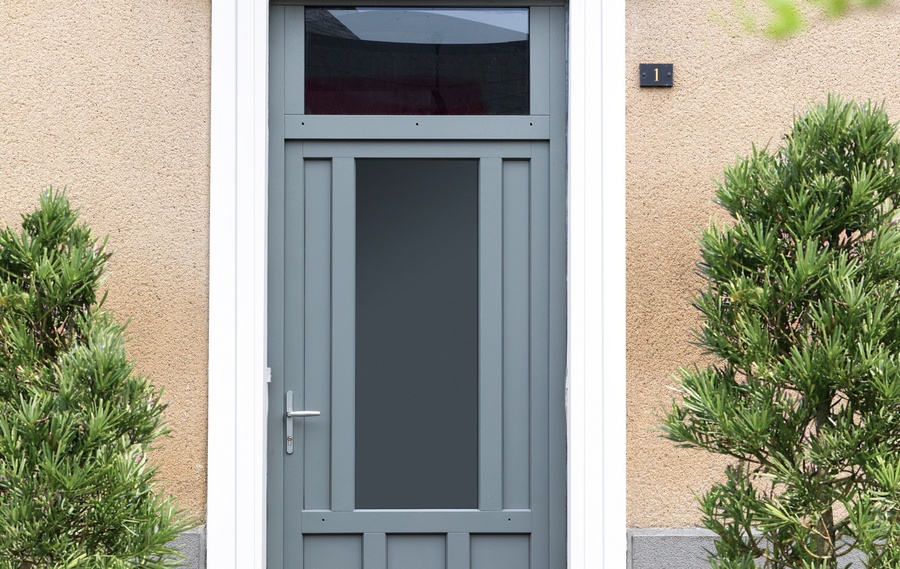 Notre gamme de porte d'entrée en BOIS CLASSIQUE et CREATIVE CONTEMPORAINE à SAINT ELOI